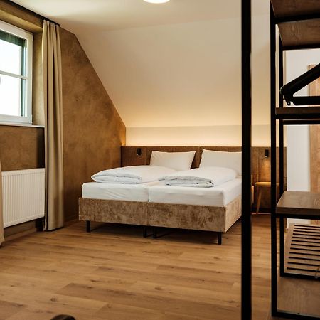 פויסדורף Hotel Neustifter מראה חיצוני תמונה