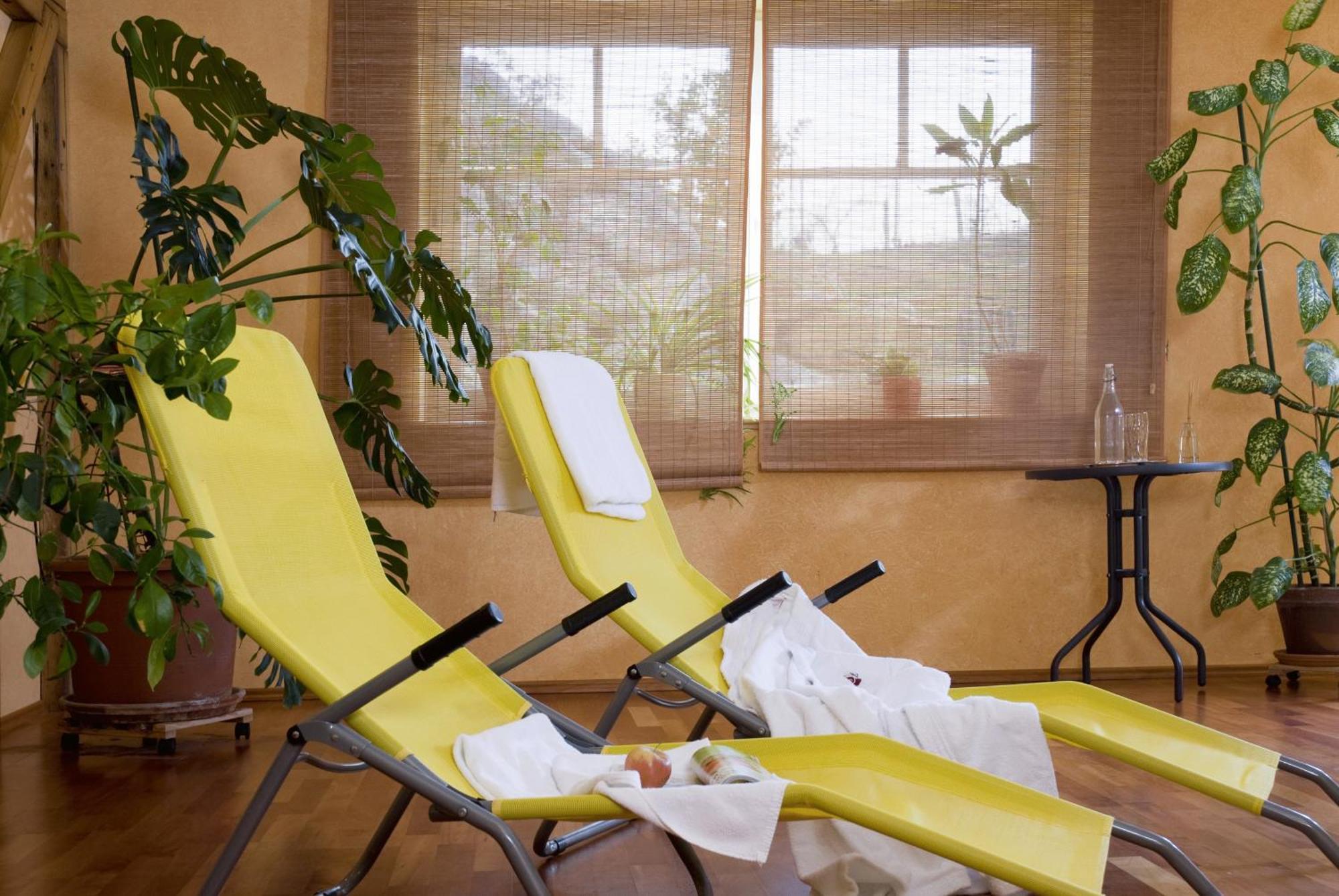 פויסדורף Hotel Neustifter מראה חיצוני תמונה