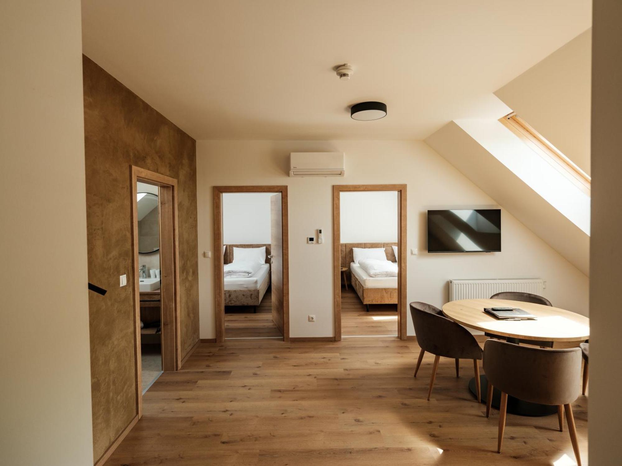 פויסדורף Hotel Neustifter מראה חיצוני תמונה