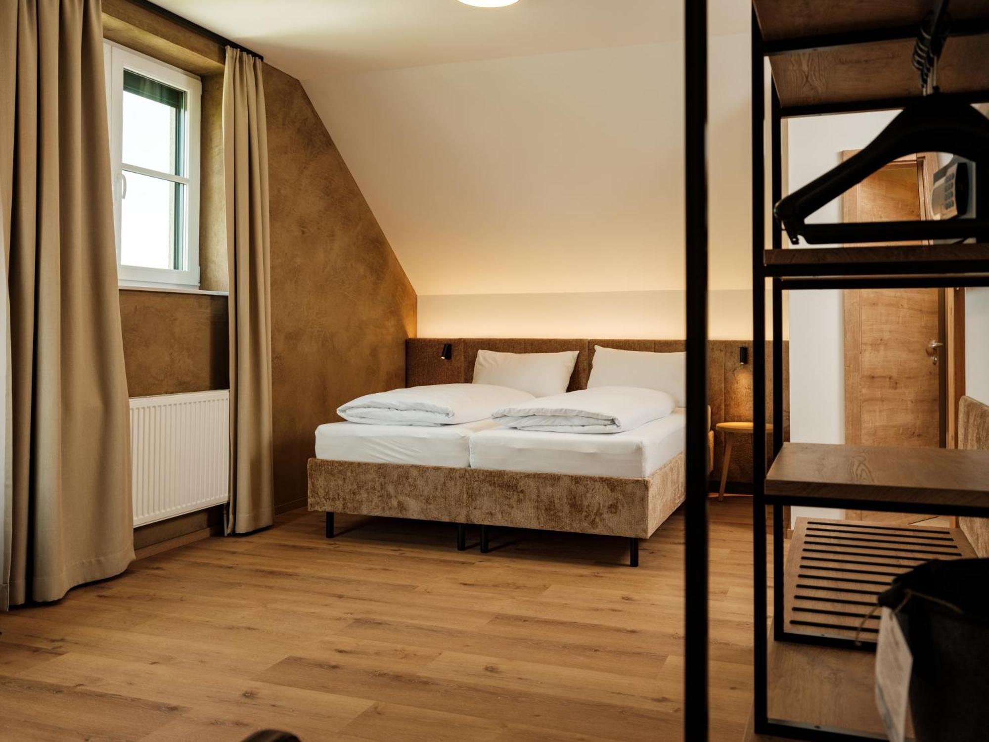 פויסדורף Hotel Neustifter מראה חיצוני תמונה
