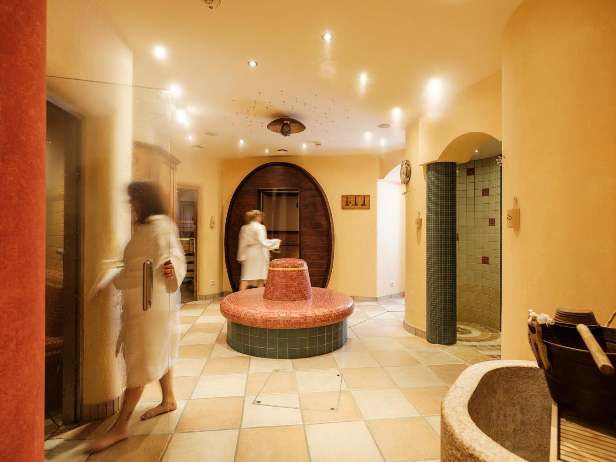 פויסדורף Hotel Neustifter מראה חיצוני תמונה