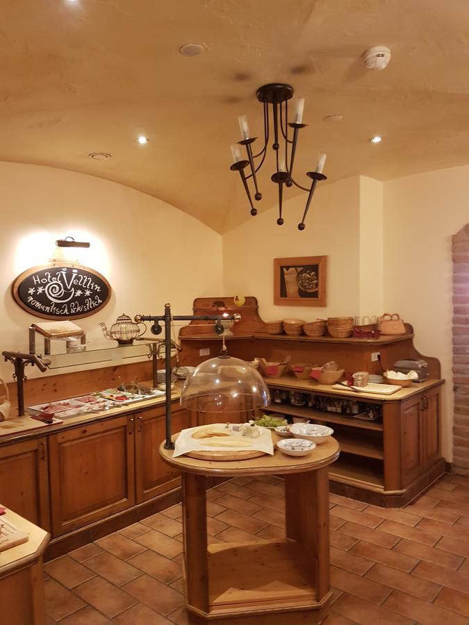 פויסדורף Hotel Neustifter מראה חיצוני תמונה