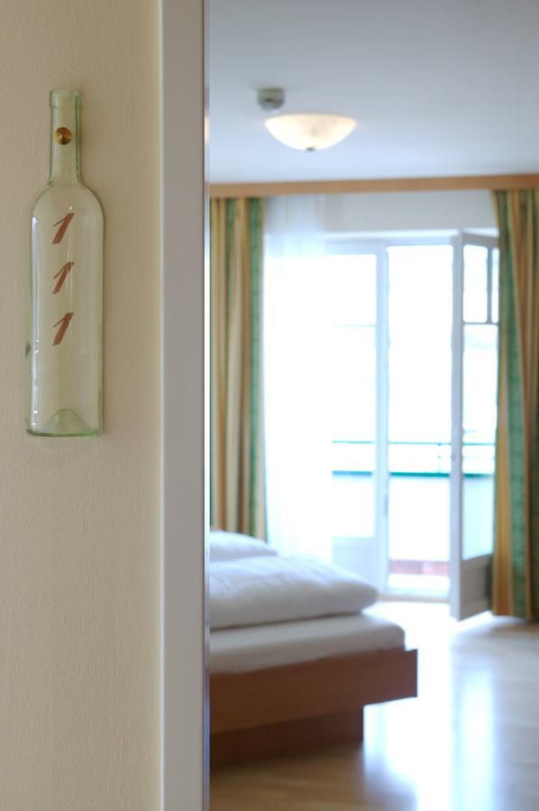 פויסדורף Hotel Neustifter מראה חיצוני תמונה